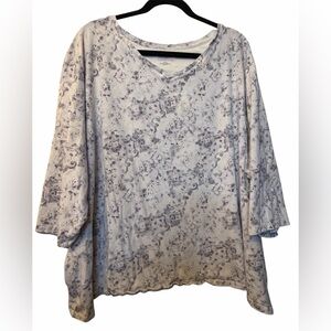 Catherines 4X 30/32 White and Light Gray Floral V-Neck Long Sleeve Top